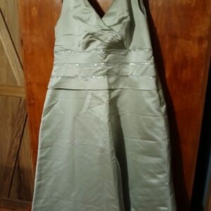 Elegant Green Sleeveless Dress